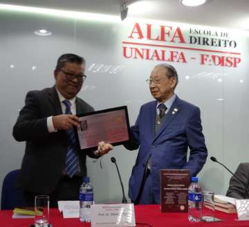 Cerimônia de premiação e lançamento de obra coletiva na FADISP